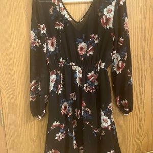 Flower detail sheet arm dress